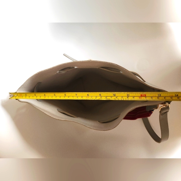 Stylish Gray Bucket Bag with Colorful Strap - Picture 6 of 7